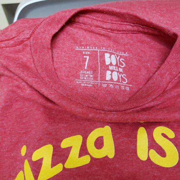 Boys size 7 graphic t-shirt, Red - Picture 4 of 4